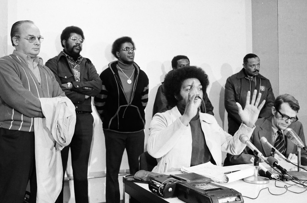 Jesse Jackson meets with Standard Oil Co. Executive - Peters (Clarence or Pete) for Chicago Sun-Times