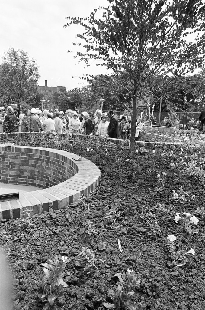 Dedication ceremony of Garfield Park Garden for the Blind - John H. White for Chicago Sun-Times