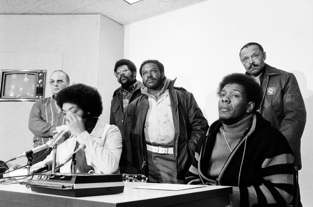 Jesse Jackson meets with Standard Oil Co. Executive - Peters (Clarence or Pete) for Chicago Sun-Times