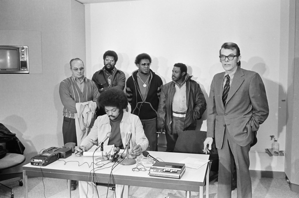 Jesse Jackson meets with Standard Oil Co. Executive - Peters (Clarence or Pete) for Chicago Sun-Times