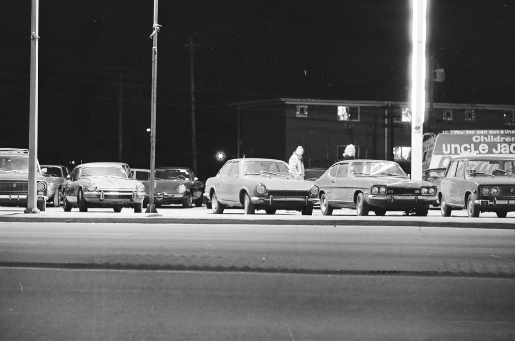 Gas City station full before Sunday closure - Gene Pesek for Chicago Sun-Times