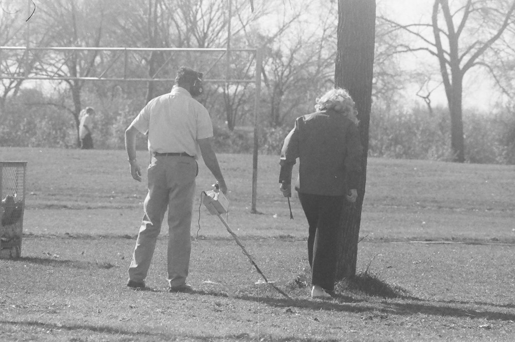 People in Marquette Park on a sunny day - Jack Lenahan for Chicago Sun-Times