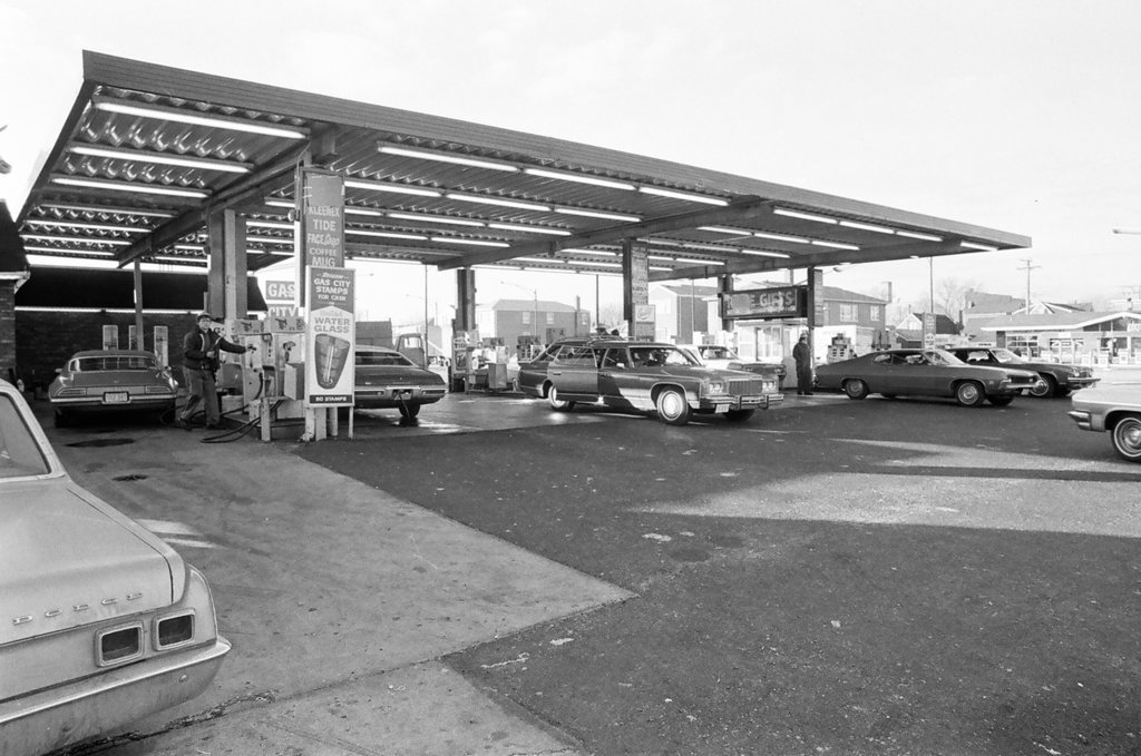 Gas City station full before Sunday closure - Gene Pesek for Chicago Sun-Times