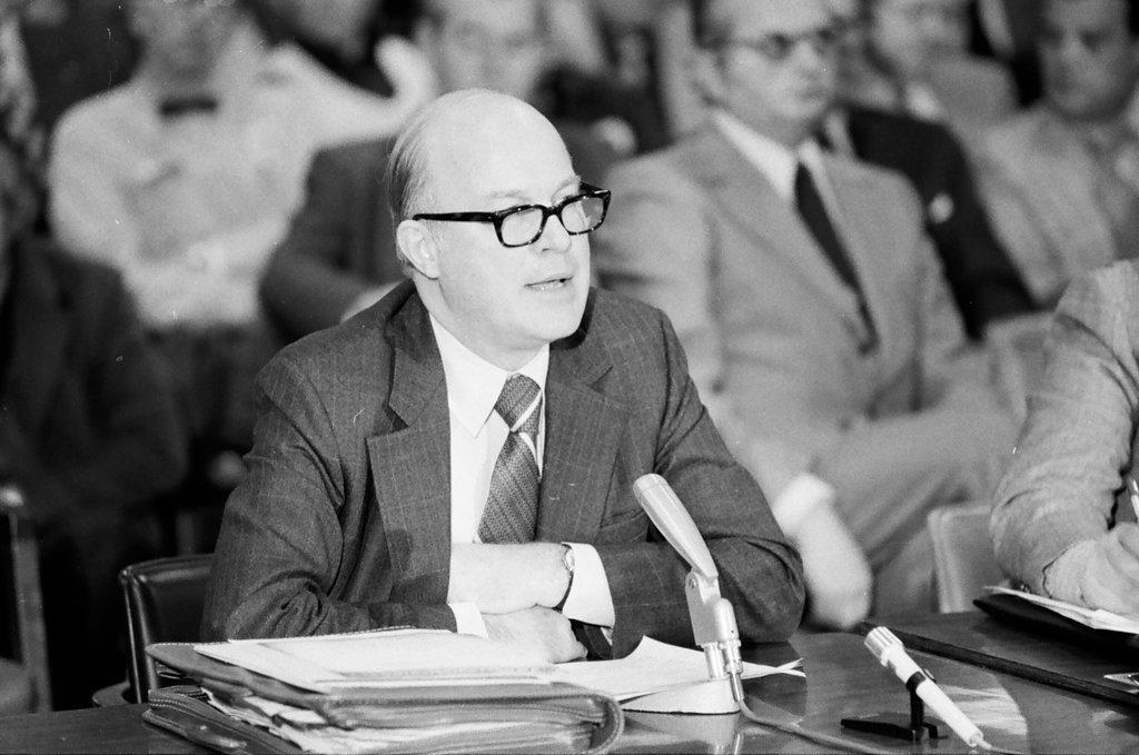 Hearing on gasoline shortage - Henry Herr Gill for Chicago Sun-Times