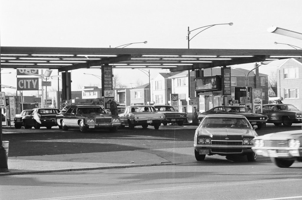 Gas City station full before Sunday closure - Gene Pesek for Chicago Sun-Times
