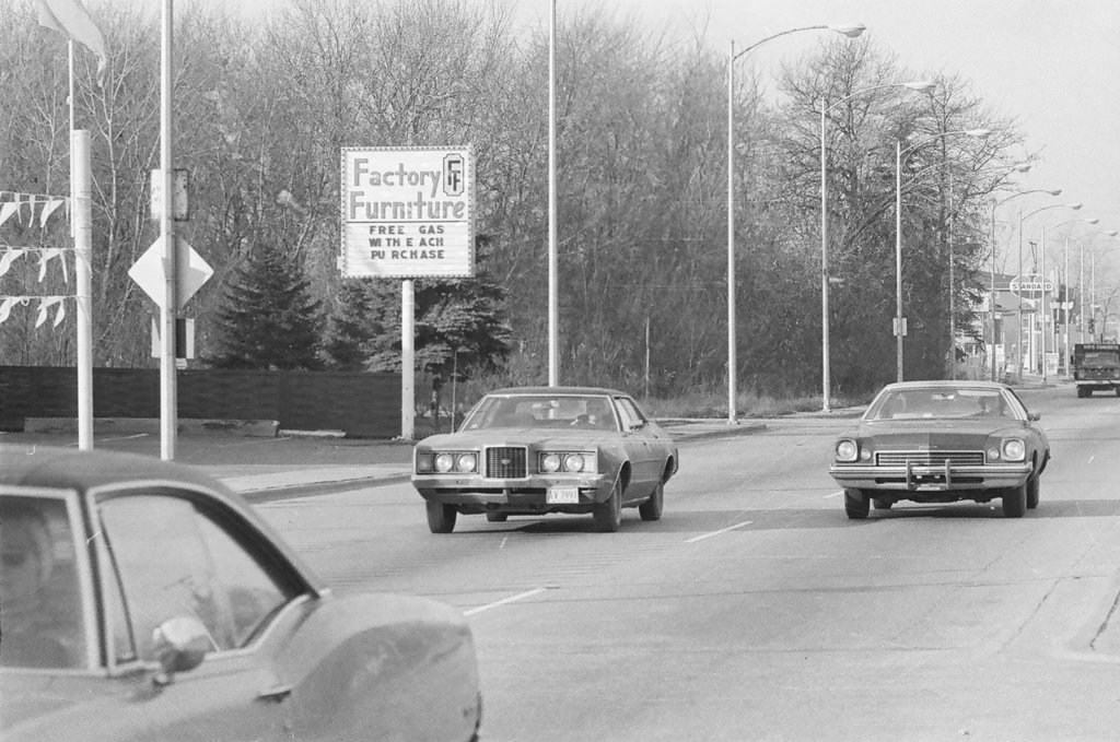 Kean Bros Gas Station closure in Oak Lawn - Gene Pesek for Chicago Sun-Times