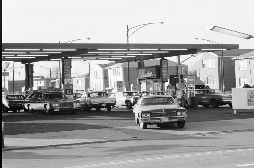 Gas City station full before Sunday closure - Gene Pesek for Chicago Sun-Times