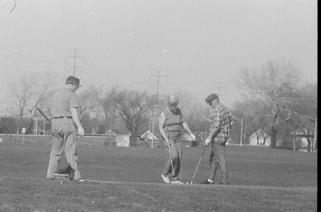 People in Marquette Park on a sunny day - Jack Lenahan for Chicago Sun-Times
