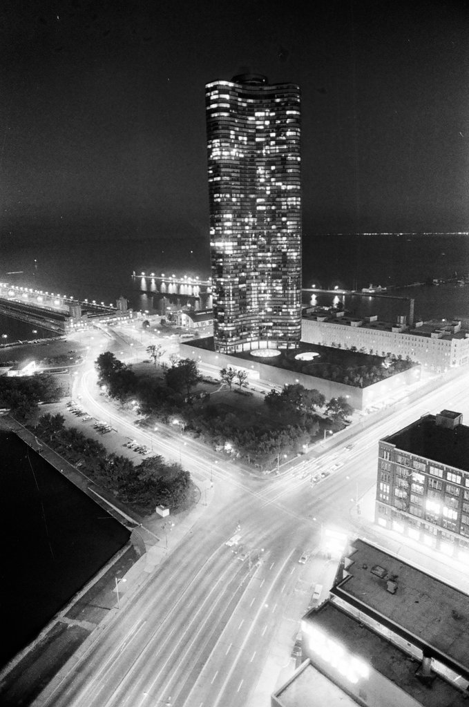 Downtown Chicago streets at night - Howard D. Simmons for Chicago Sun-Times