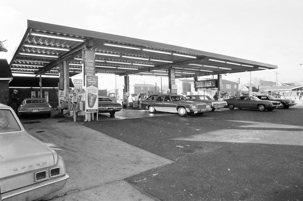 Gas City station full before Sunday closure - Gene Pesek for Chicago Sun-Times
