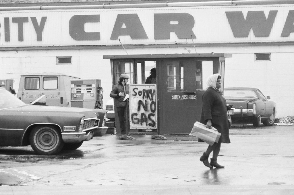No gas at the Standard Gas Station - Charles Krejcsi for Chicago Sun-Times