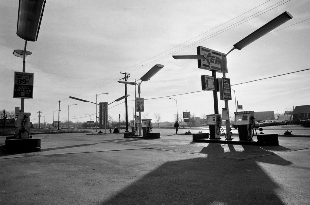 Kean Bros Gas Station closure in Oak Lawn - Gene Pesek for Chicago Sun-Times