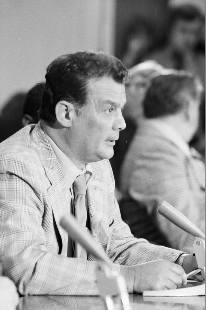Hearing on gasoline shortage - Henry Herr Gill for Chicago Sun-Times