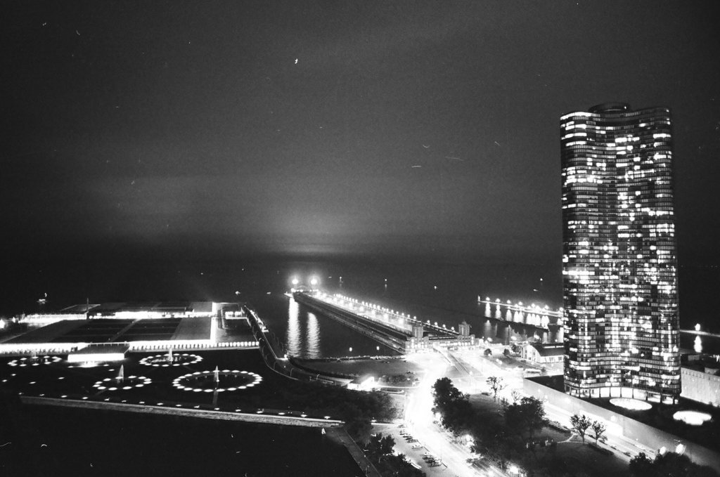 Downtown Chicago streets at night - Howard D. Simmons for Chicago Sun-Times