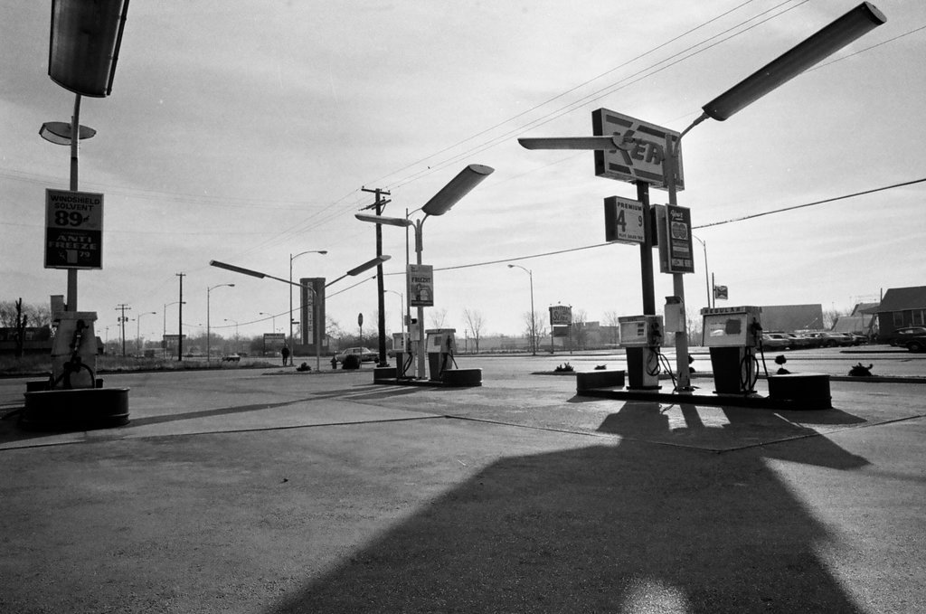 Kean Bros Gas Station closure in Oak Lawn - Gene Pesek for Chicago Sun-Times