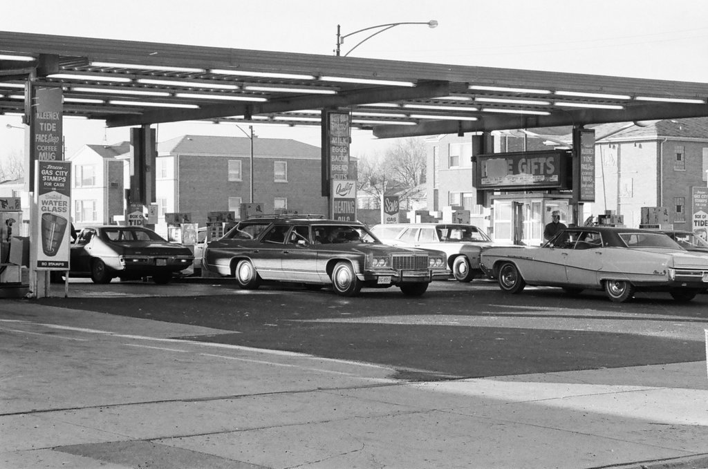 Gas City station full before Sunday closure - Gene Pesek for Chicago Sun-Times
