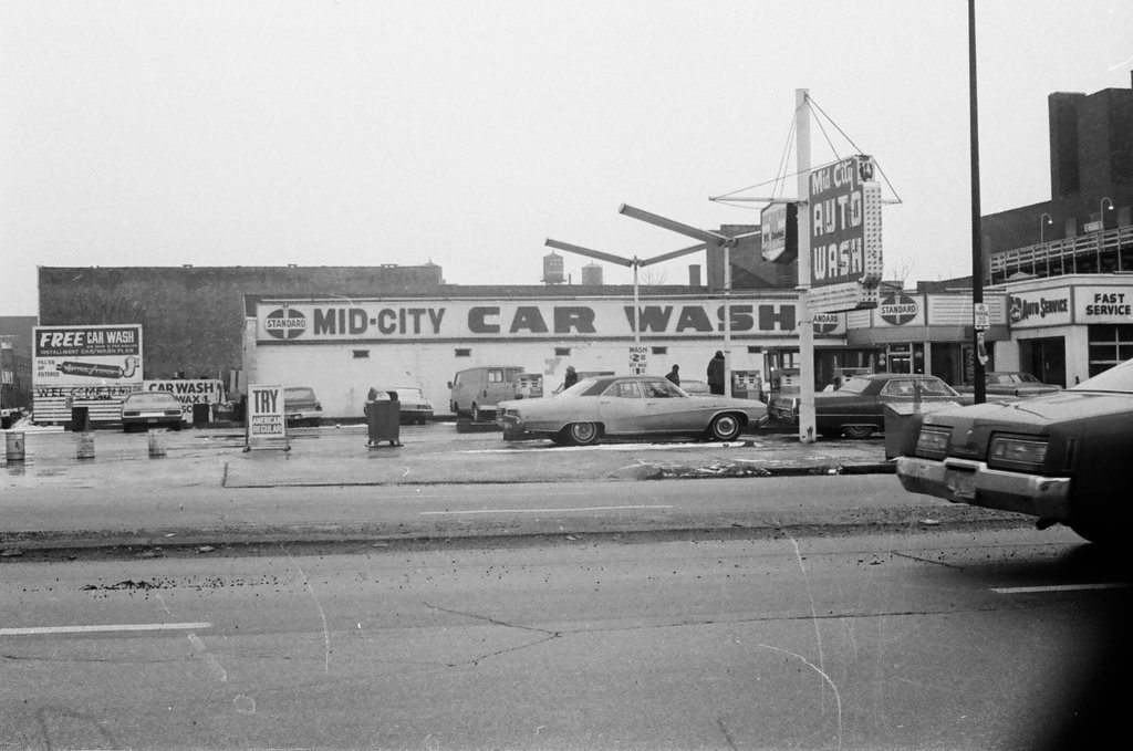 No gas at the Standard Gas Station - Charles Krejcsi for Chicago Sun-Times