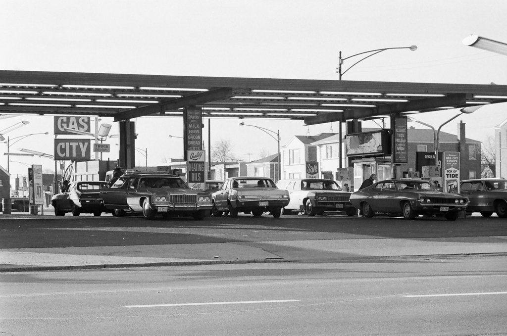 Gas City station full before Sunday closure - Gene Pesek for Chicago Sun-Times