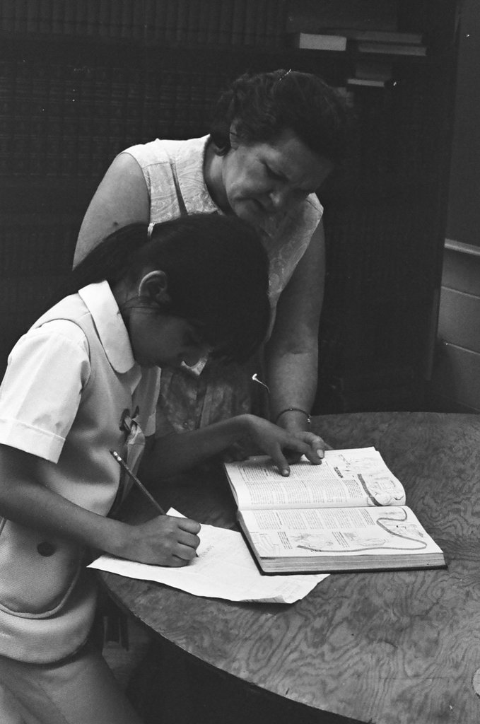 Latin American families at St. Pius School - William (Bill) Deluga for Chicago Sun-Times