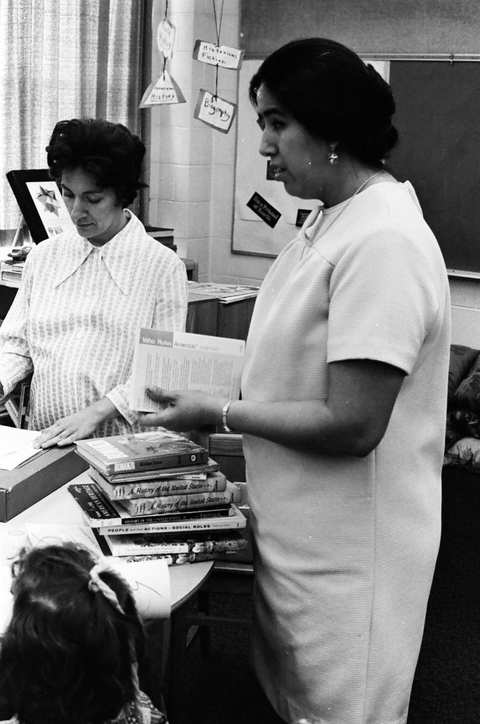 Latin American families at St. Pius School - William (Bill) Deluga for Chicago Sun-Times