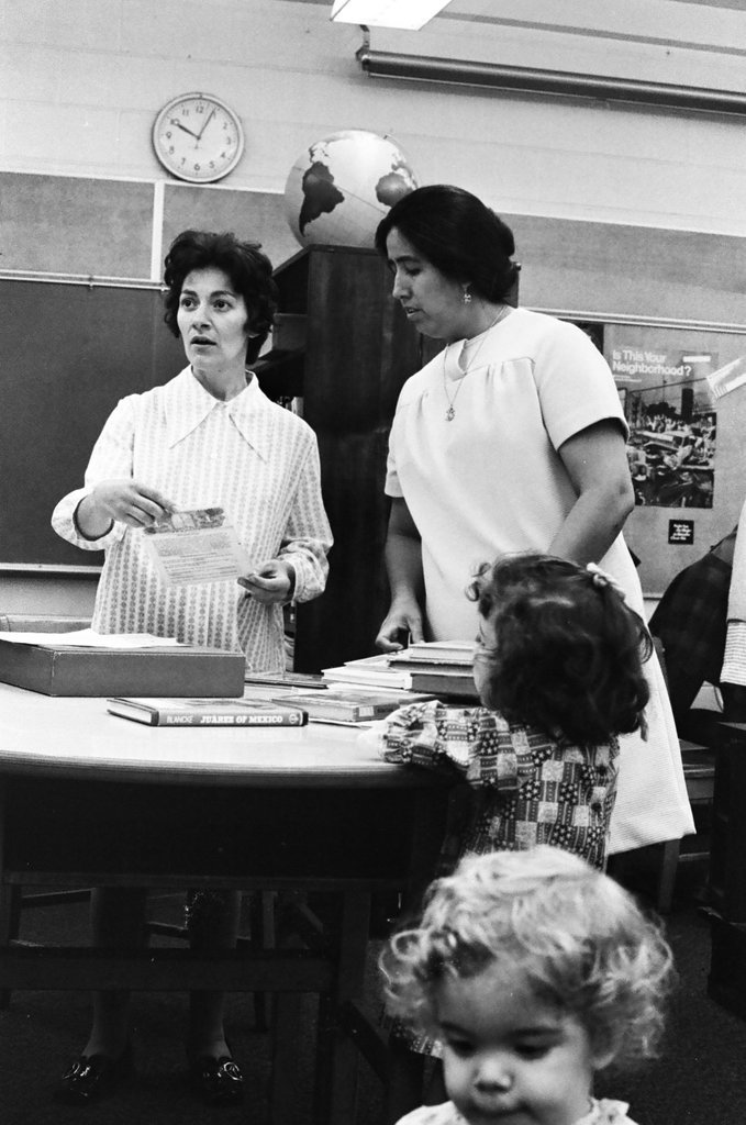 Latin American families at St. Pius School - William (Bill) Deluga for Chicago Sun-Times
