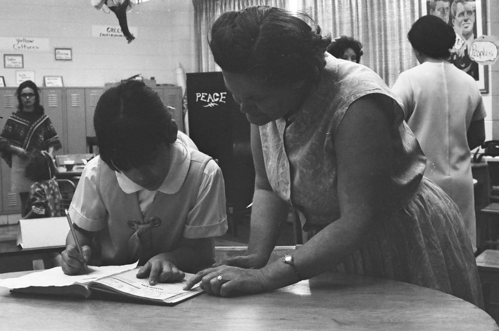 Latin American families at St. Pius School - William (Bill) Deluga for Chicago Sun-Times