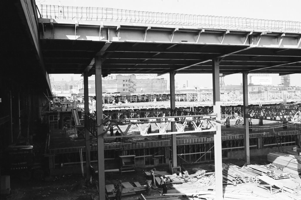 Outer Drive East apartments under construction - Howard Lyon for Chicago Sun-Times