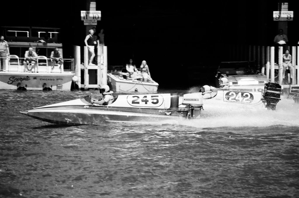Lakefront Festival boat race - Bob Fila for Chicago Sun-Times