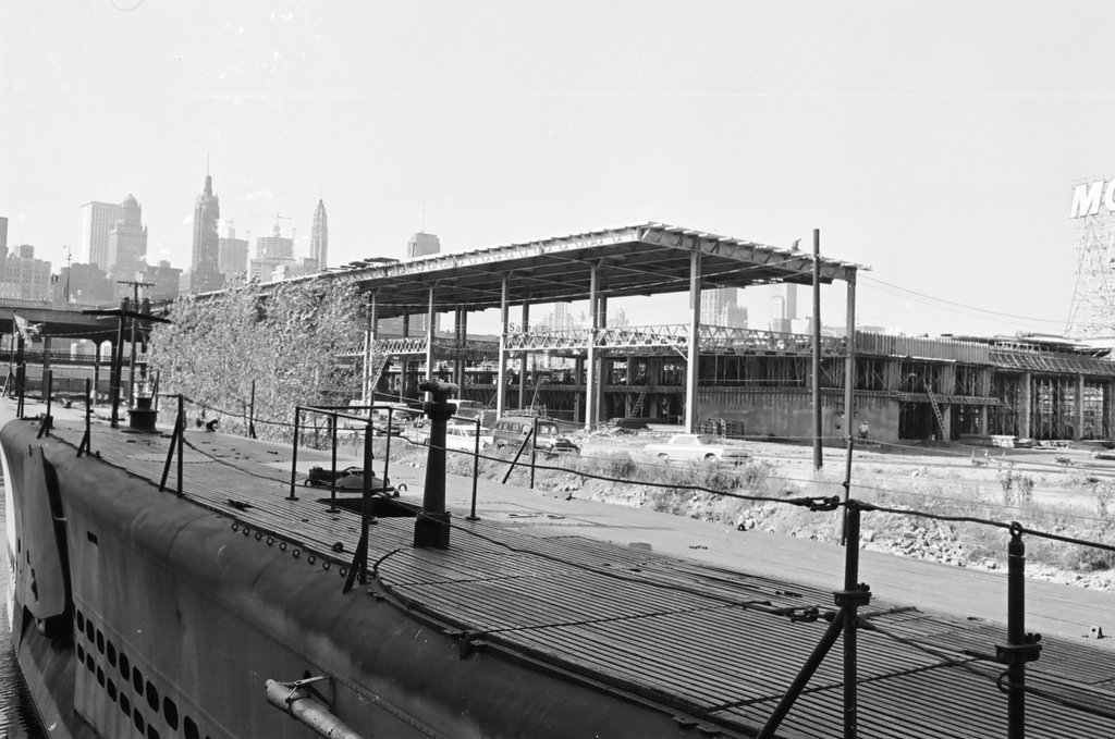 Outer Drive East apartments under construction - Howard Lyon for Chicago Sun-Times