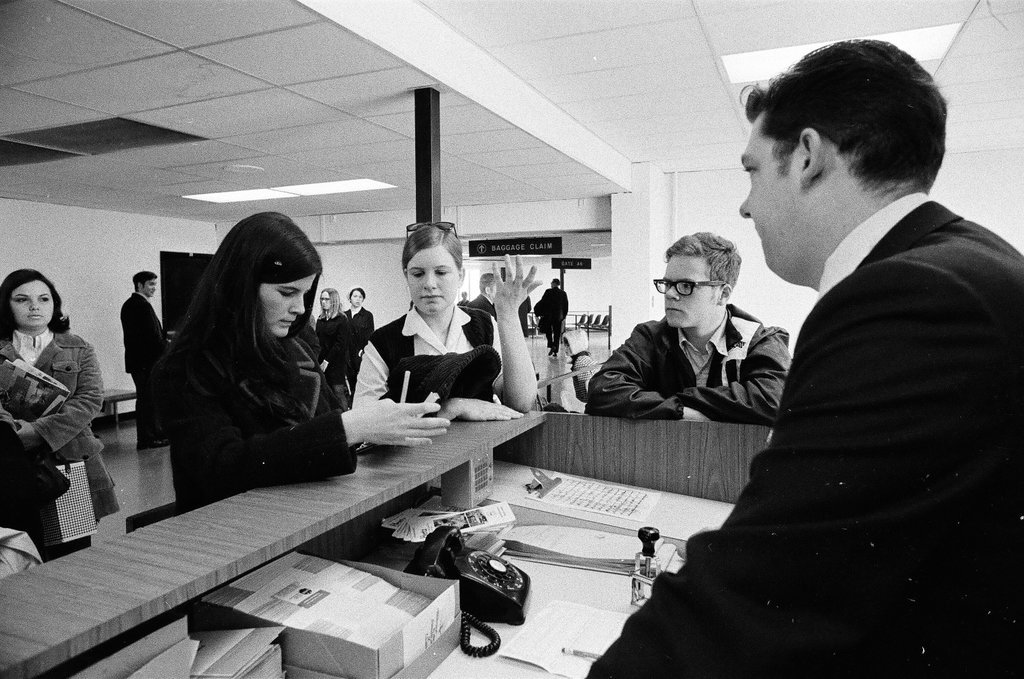 Midway Airport crowd delayed by air traffic 'sick-in' - James (Jim) Klepitsch for Chicago Sun-Times