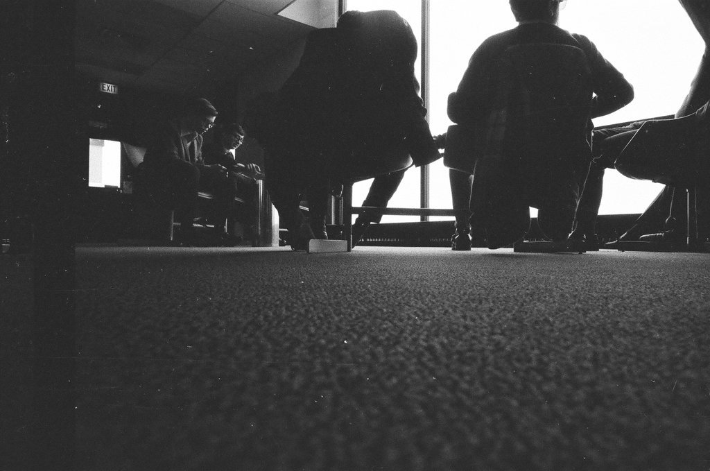 Midway Airport crowd delayed by air traffic 'sick-in' - James (Jim) Klepitsch for Chicago Sun-Times