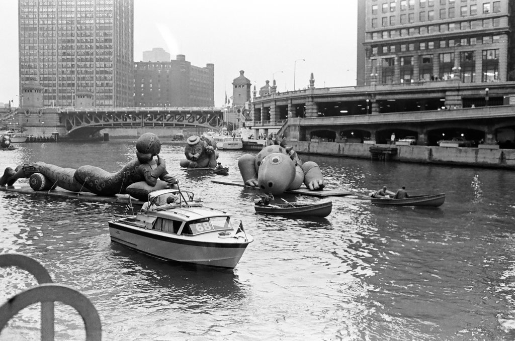 River Parade at the Lakefront Festival - Larry Nocerino for Chicago Sun-Times