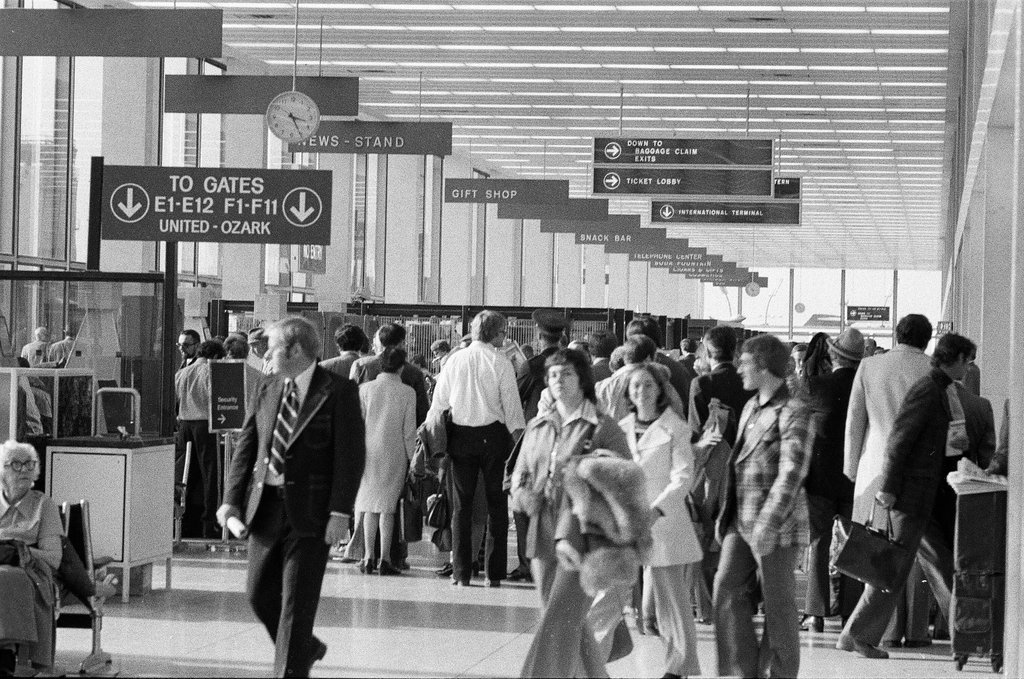 Gift shop at O'Hare Airport - Edmund Jarecki for Chicago Sun-Times