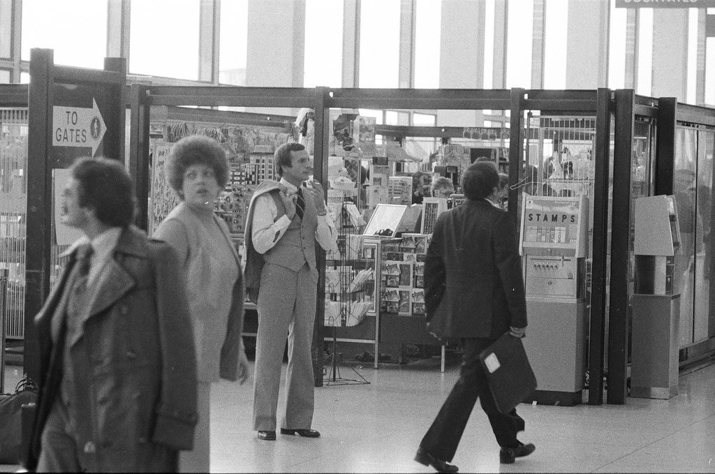 Gift shop at O'Hare Airport - Edmund Jarecki for Chicago Sun-Times