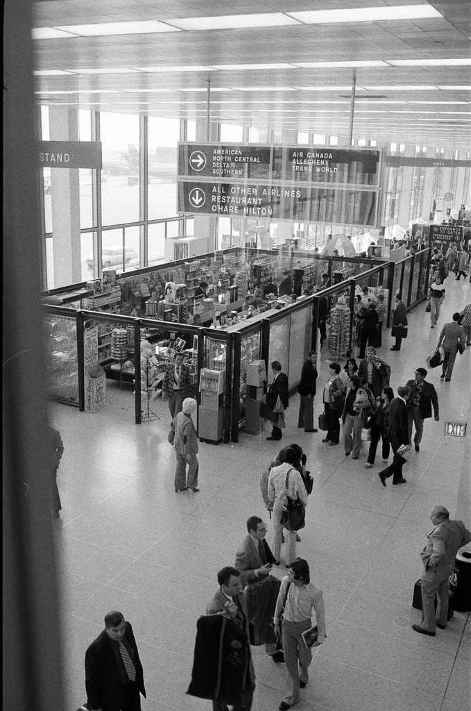 Gift shop at O'Hare Airport - Edmund Jarecki for Chicago Sun-Times