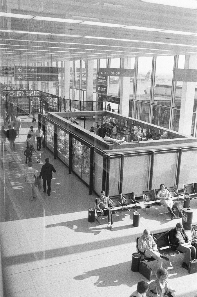 Gift shop at O'Hare Airport - Edmund Jarecki for Chicago Sun-Times