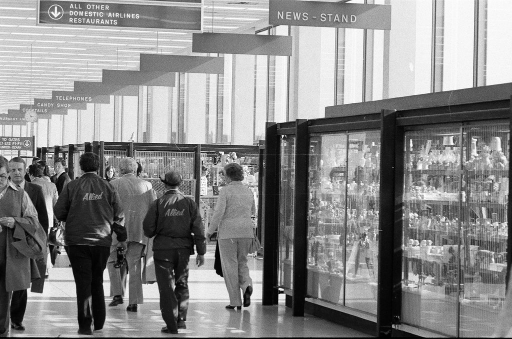 Gift shop at O'Hare Airport - Edmund Jarecki for Chicago Sun-Times