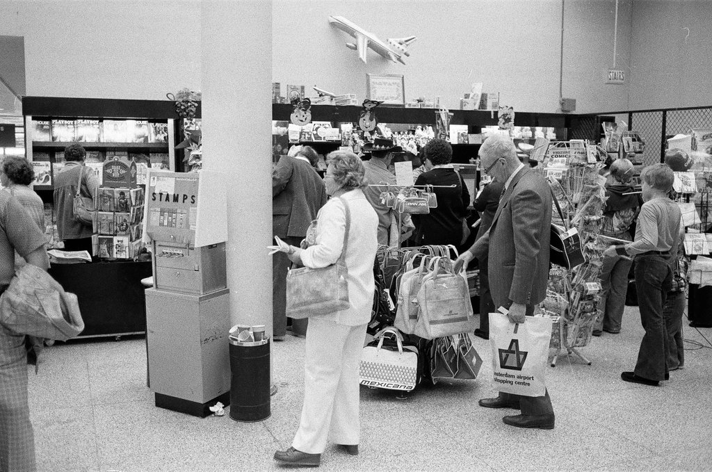 Gift shop at O'Hare Airport - Edmund Jarecki for Chicago Sun-Times