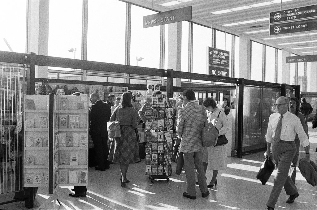 Gift shop at O'Hare Airport - Edmund Jarecki for Chicago Sun-Times