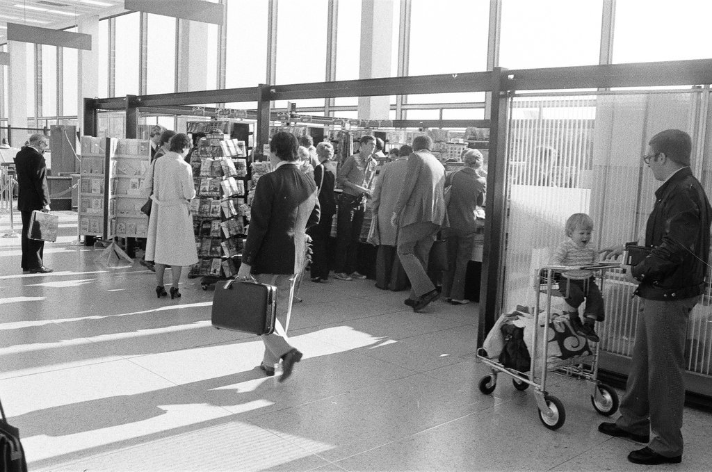 Gift shop at O'Hare Airport - Edmund Jarecki for Chicago Sun-Times