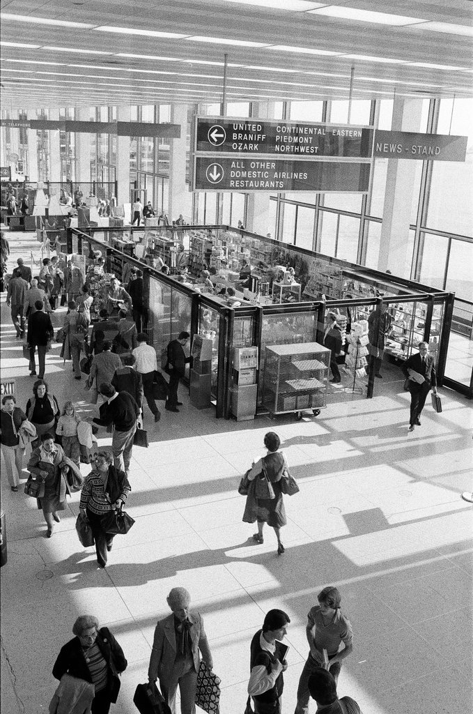 Gift shop at O'Hare Airport - Edmund Jarecki for Chicago Sun-Times