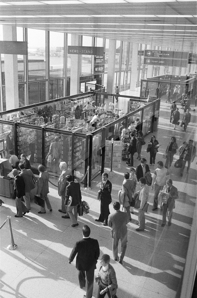 Gift shop at O'Hare Airport - Edmund Jarecki for Chicago Sun-Times