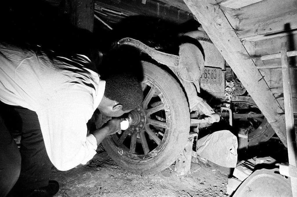 Old Essex automobile found in Englewood - Chicago Sun-Times