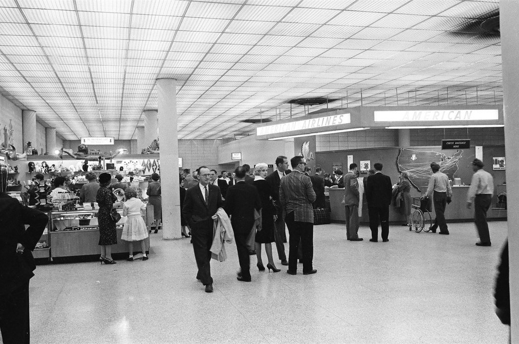 General scenes at O'Hare Airport - Kotalik (Bob or George) for Chicago Sun-Times