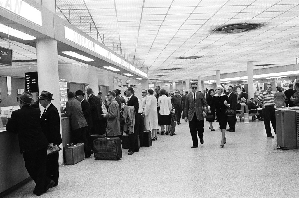 General scenes at O'Hare Airport - Kotalik (Bob or George) for Chicago Sun-Times