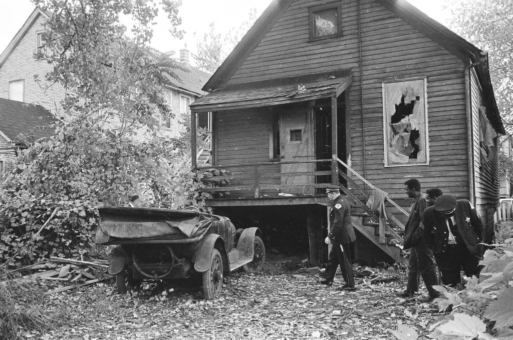 Old Willy automobiles found in Englewood - Chicago Sun-Times