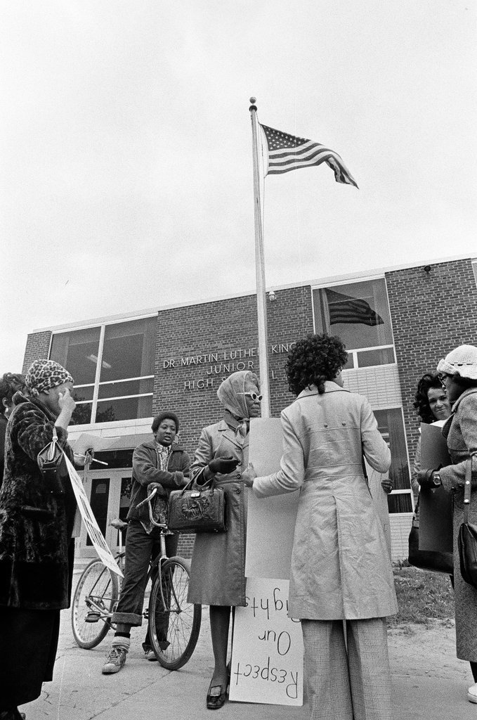 Teachers strike at Martin Luther King Jr. High School - Chicago Sun-Times