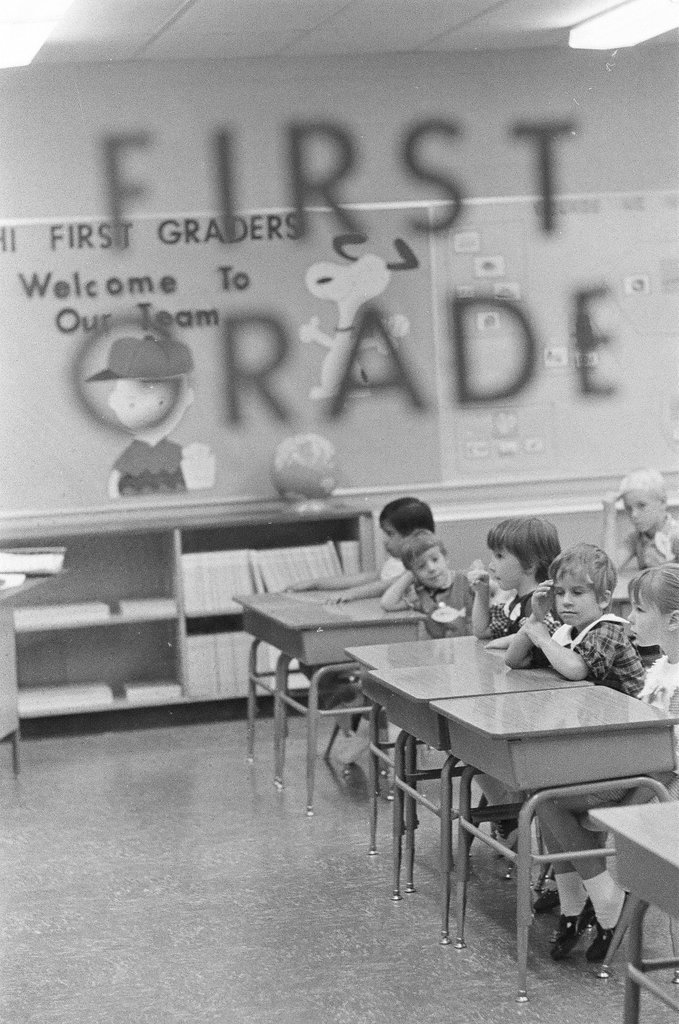 A little girl arrives at Longfellow Elementary School for her first day - Larry Graff for Chicago Sun-Times