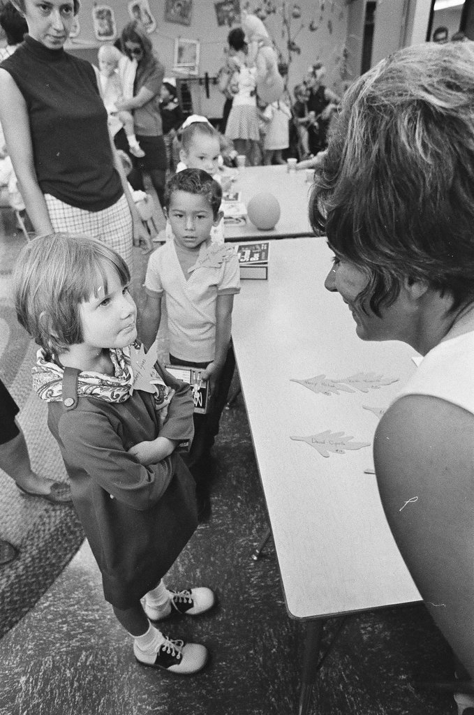 A little girl arrives at Longfellow Elementary School for her first day - Larry Graff for Chicago Sun-Times