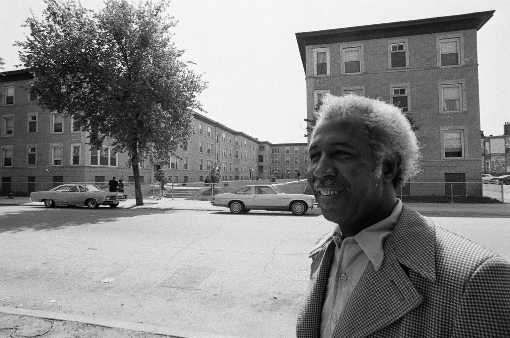 Tenant-managed building in Oakland community area - Chicago Sun-Times